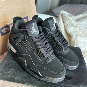 Retro Jordan 4 ‘black cat’